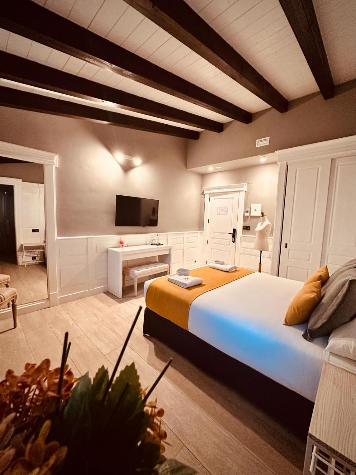 La Quinta Luxury Palace *